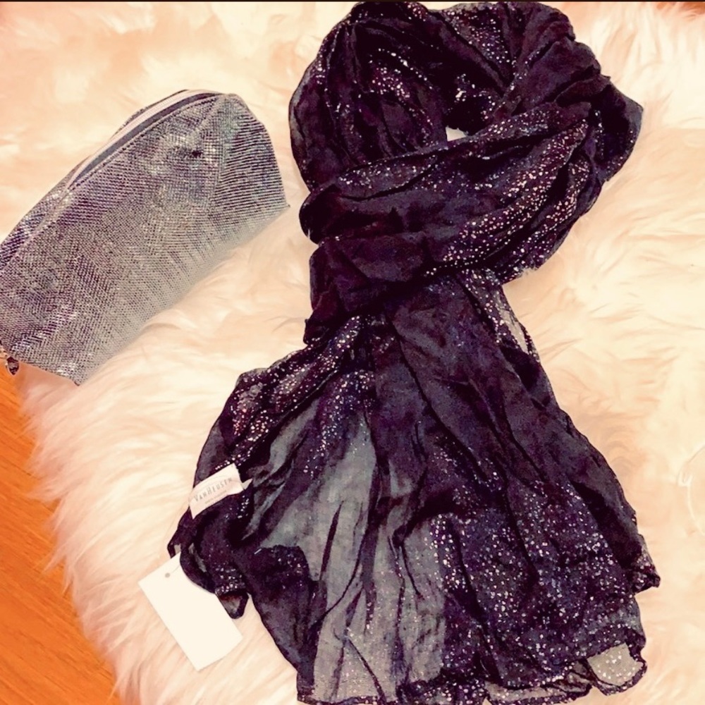 NWT Beautiful chevron black with metallic silver scarf